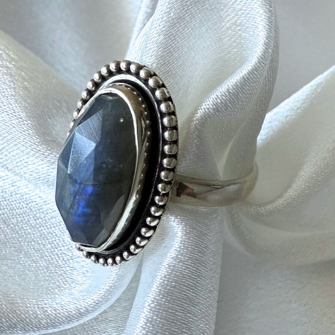 Wonderstruck Labradorite Ring